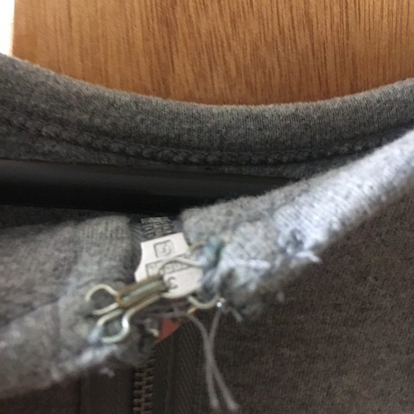 Gap Stylish Fitted Peplum with Zipper Detail - Picture 5 of 6